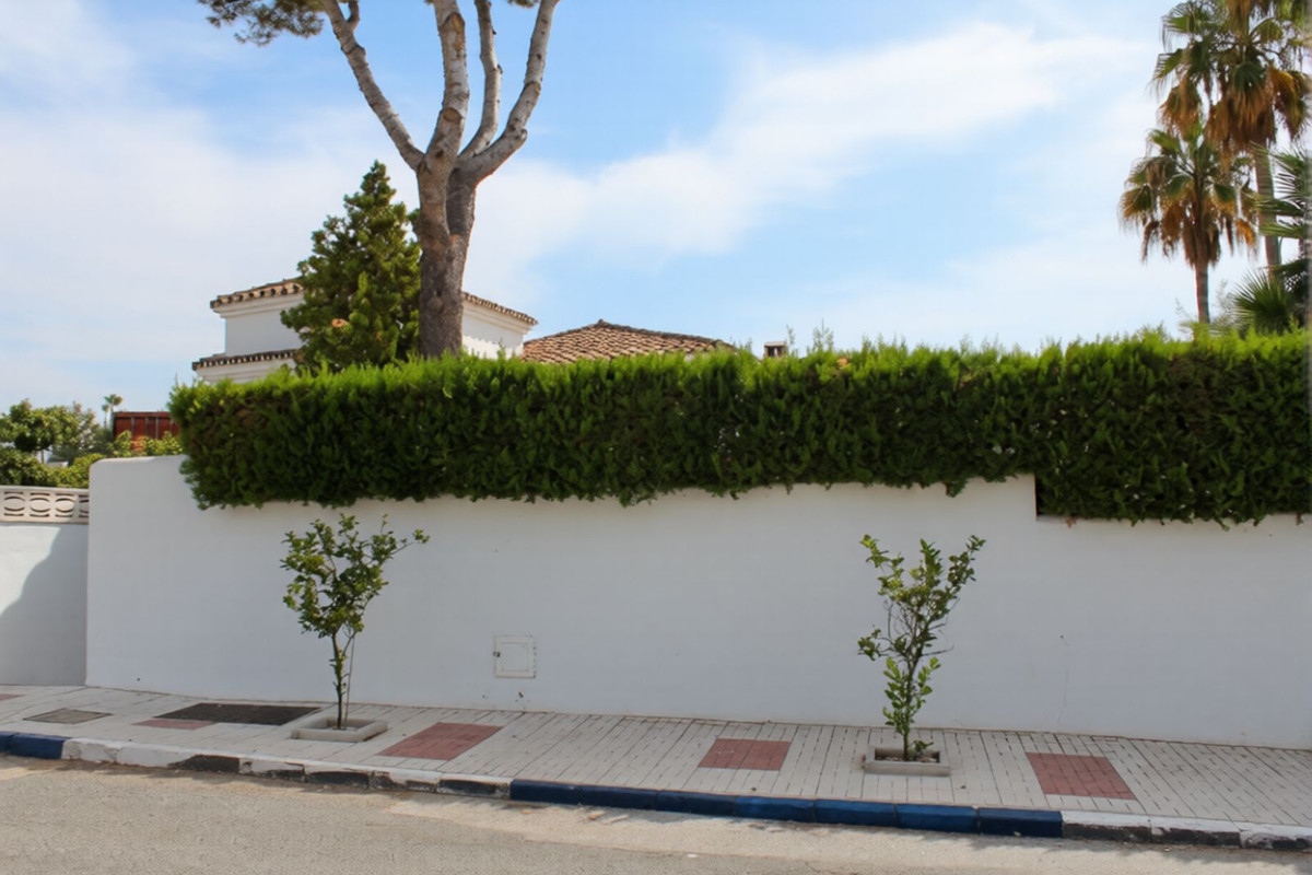 3 Bed Townhouse for sale in Las Chapas Costa Del Sol, Málaga, Spain