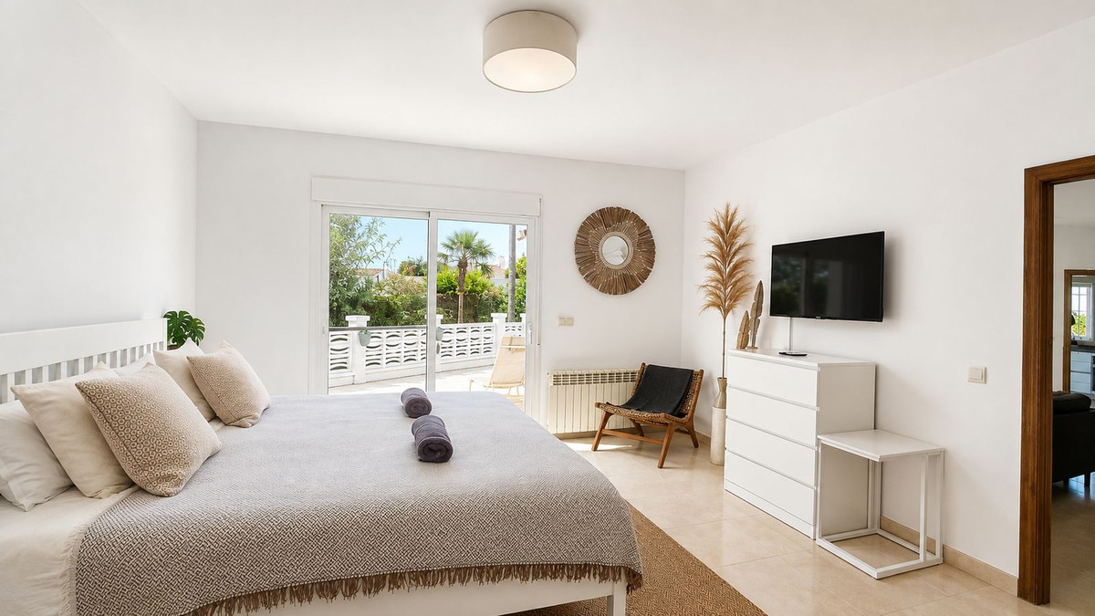 3 Bed Townhouse for sale in Las Chapas Costa Del Sol, Málaga, Spain