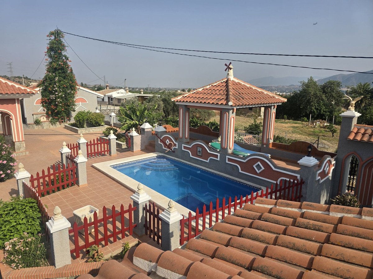 4 Bed Townhouse for sale in Estacion De Cartama Costa Del Sol, Málaga, Spain