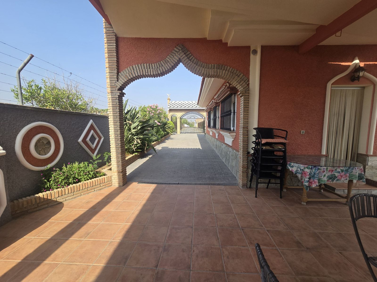 4 Bed Townhouse for sale in Estacion De Cartama Costa Del Sol, Málaga, Spain