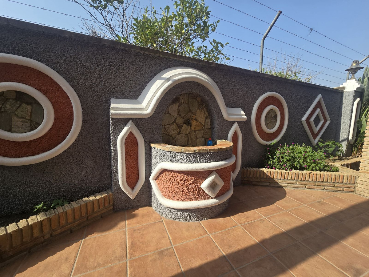 4 Bed Townhouse for sale in Estacion De Cartama Costa Del Sol, Málaga, Spain