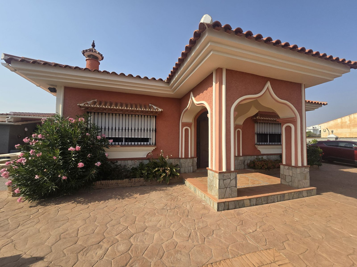 4 Bed Townhouse for sale in Estacion De Cartama Costa Del Sol, Málaga, Spain