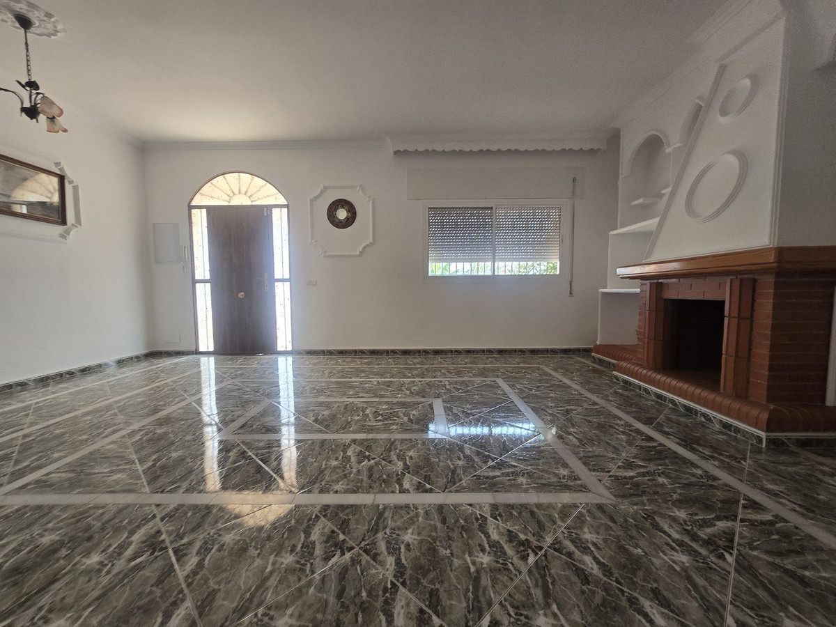 4 Bed Townhouse for sale in Estacion De Cartama Costa Del Sol, Málaga, Spain