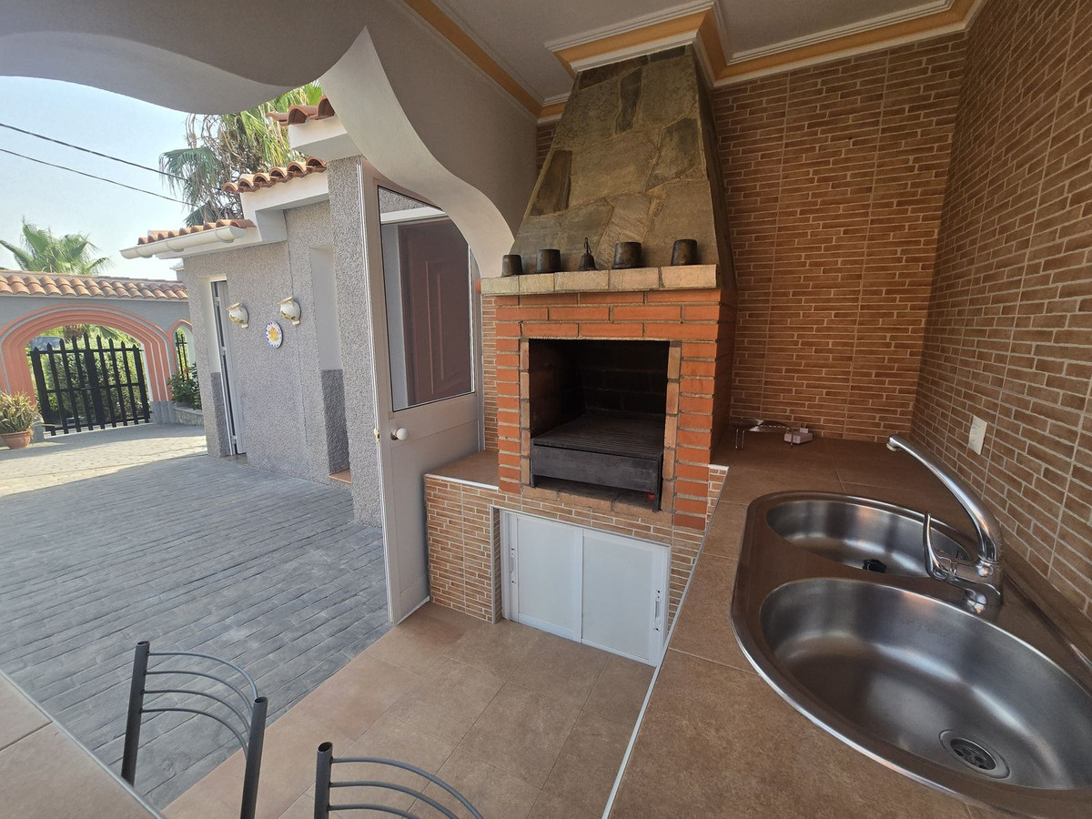4 Bed Townhouse for sale in Estacion De Cartama Costa Del Sol, Málaga, Spain