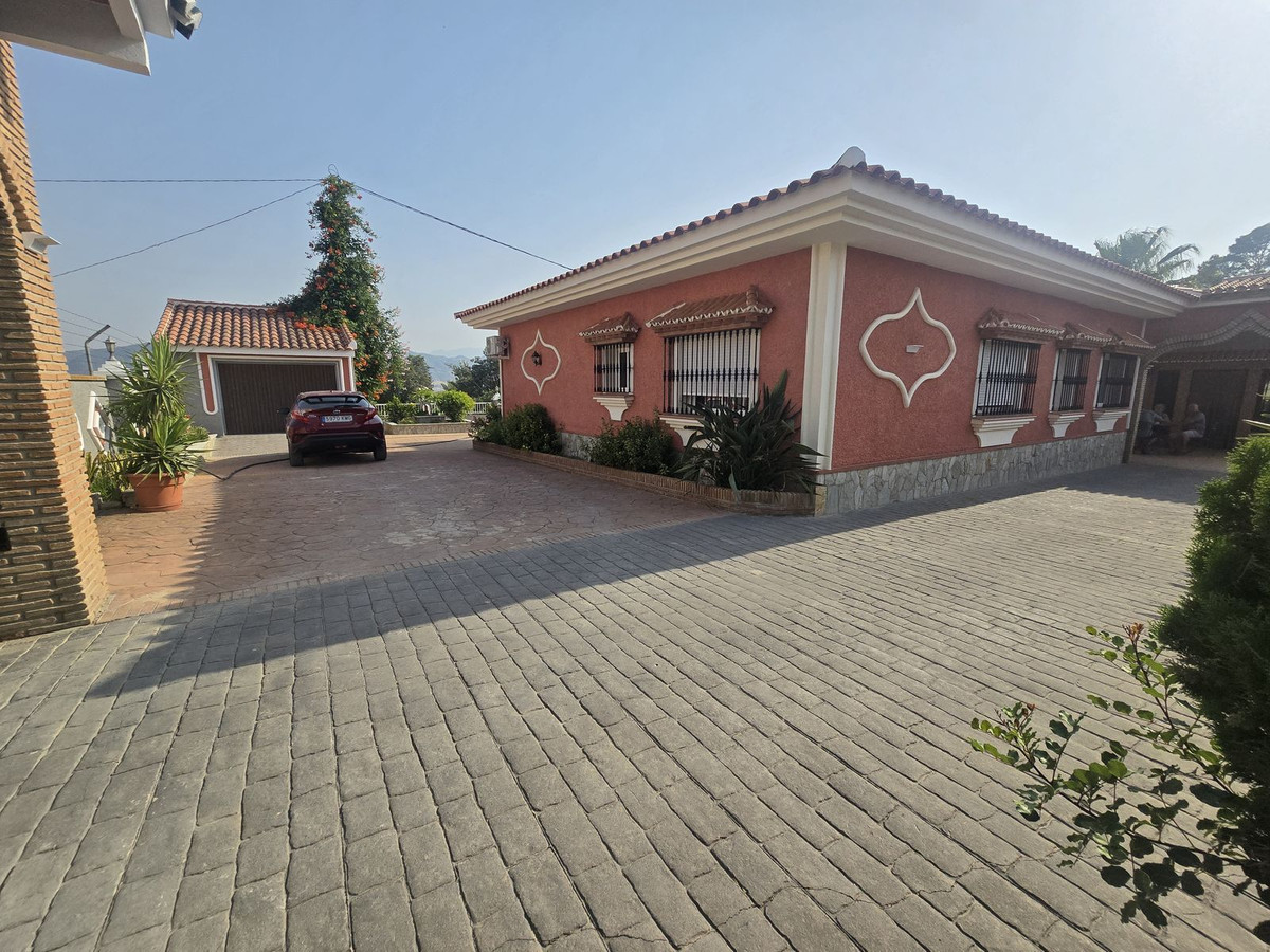 4 Bed Townhouse for sale in Estacion De Cartama Costa Del Sol, Málaga, Spain