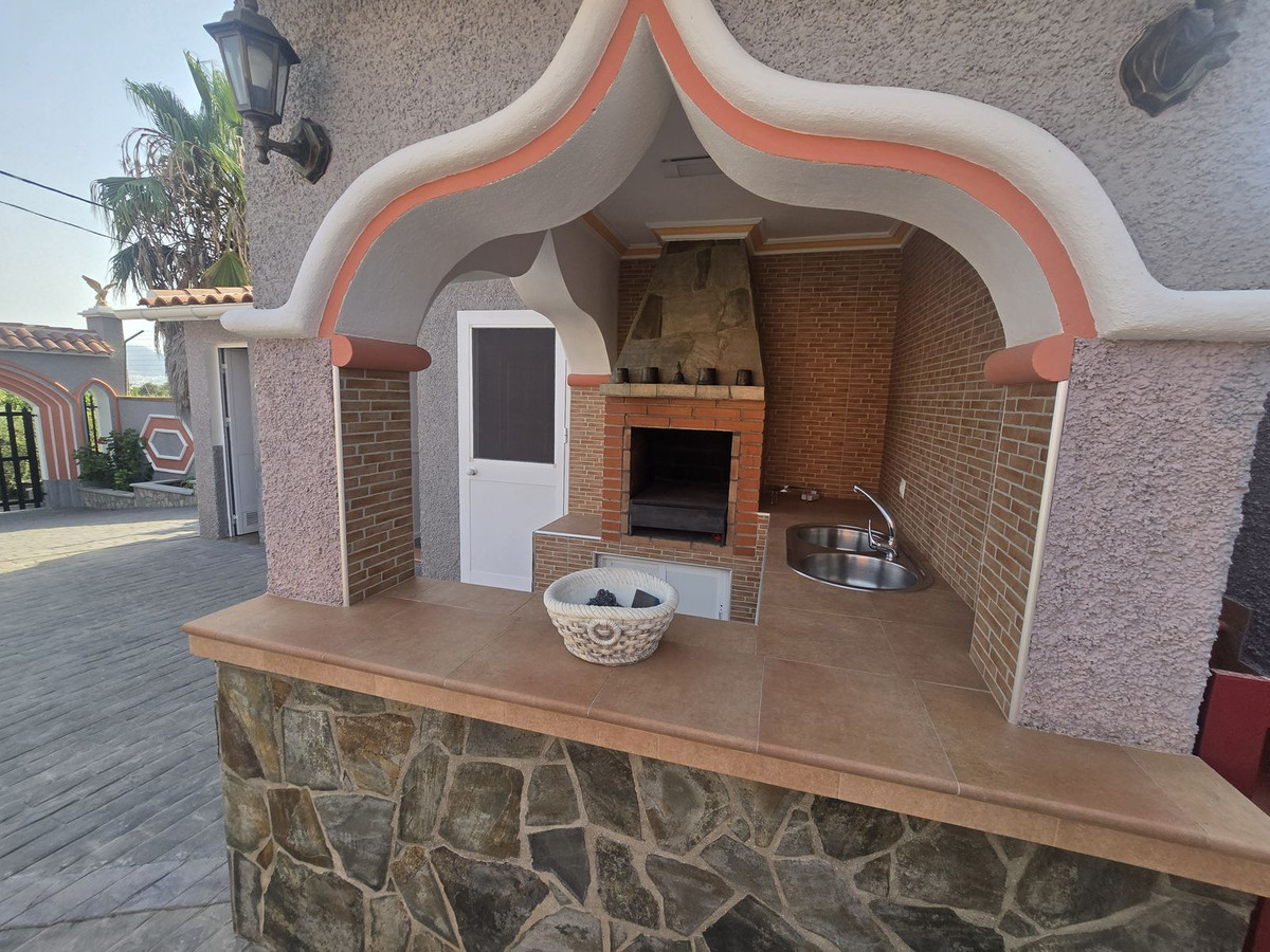 4 Bed Townhouse for sale in Estacion De Cartama Costa Del Sol, Málaga, Spain