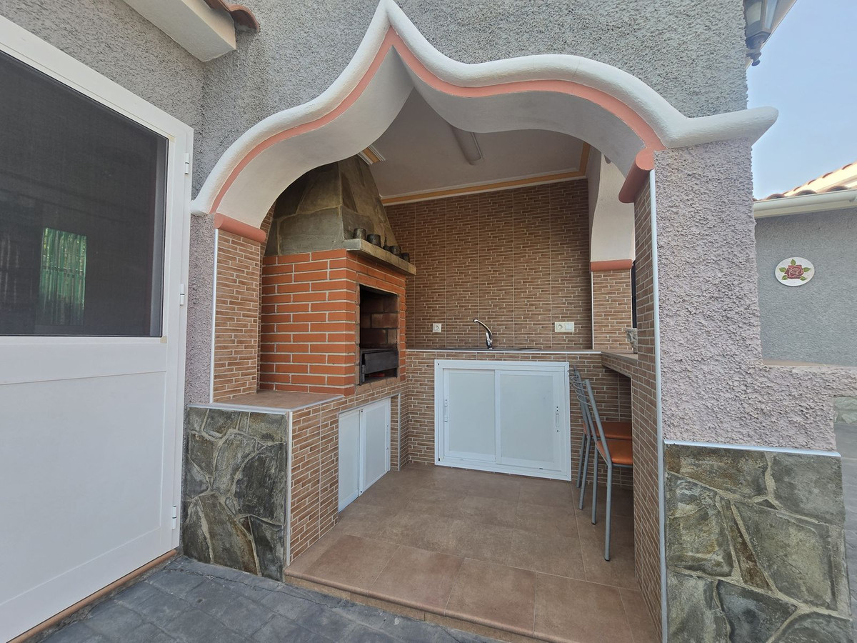 4 Bed Townhouse for sale in Estacion De Cartama Costa Del Sol, Málaga, Spain