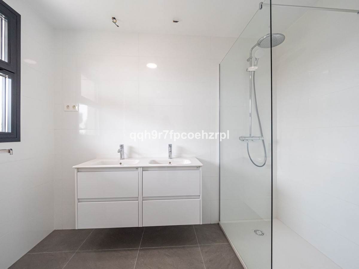 2 Bed Apartment for sale in El Chaparral Costa Del Sol, Málaga, Spain