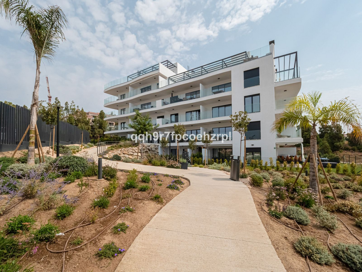 2 Bed Apartment for sale in El Chaparral Costa Del Sol, Málaga, Spain