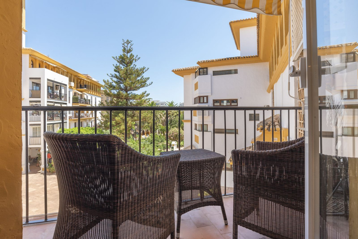 2 Bed Apartment for sale in Fuengirola Costa Del Sol, Málaga, Spain