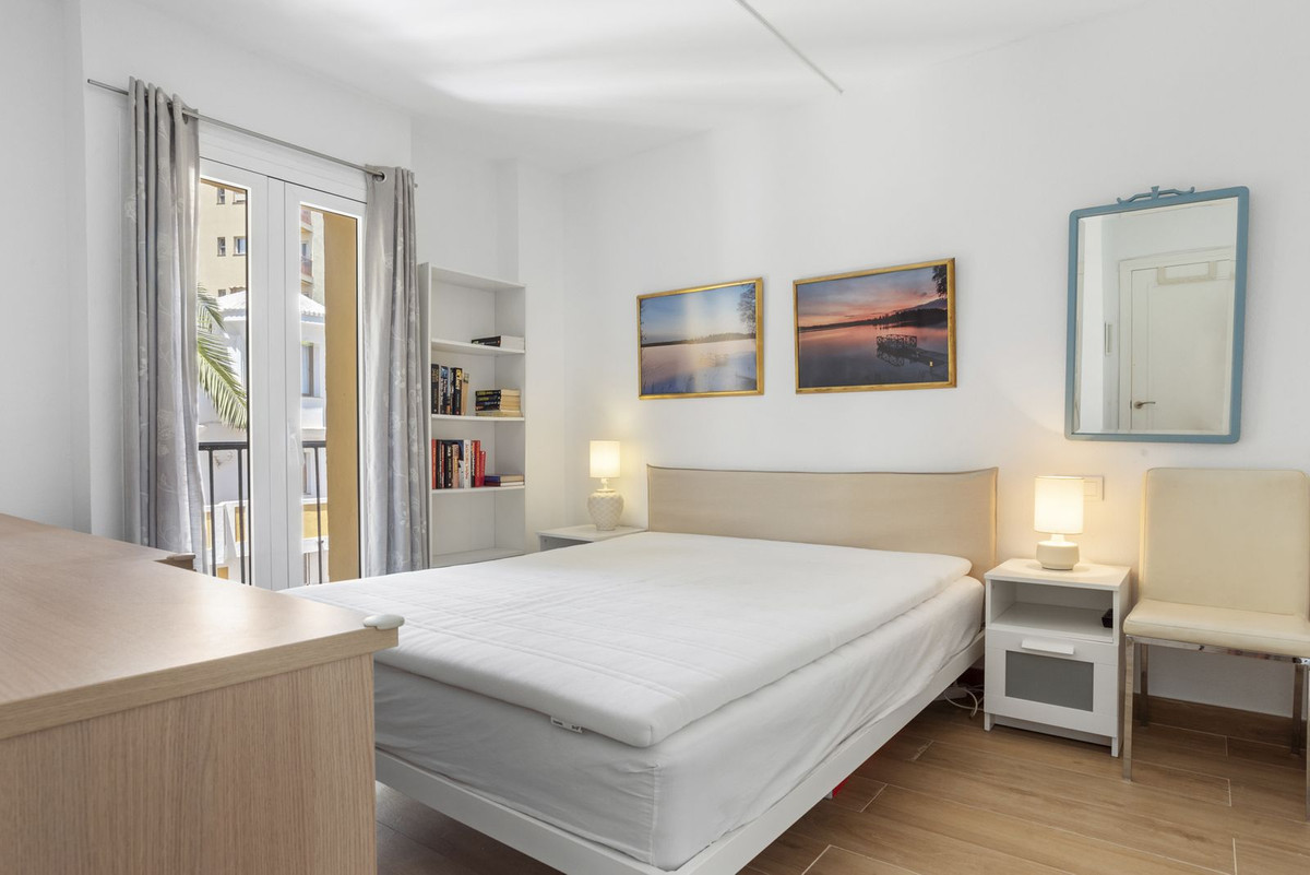 2 Bed Apartment for sale in Fuengirola Costa Del Sol, Málaga, Spain