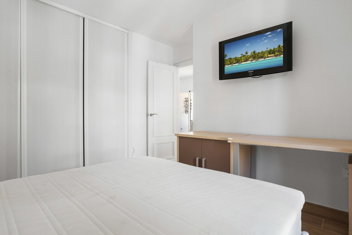 2 Bed Apartment for sale in Fuengirola Costa Del Sol, Málaga, Spain