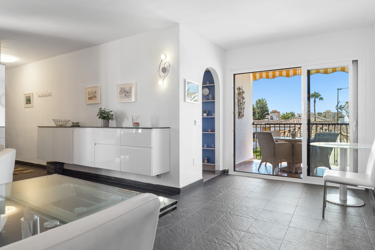 2 Bed Apartment for sale in Fuengirola Costa Del Sol, Málaga, Spain