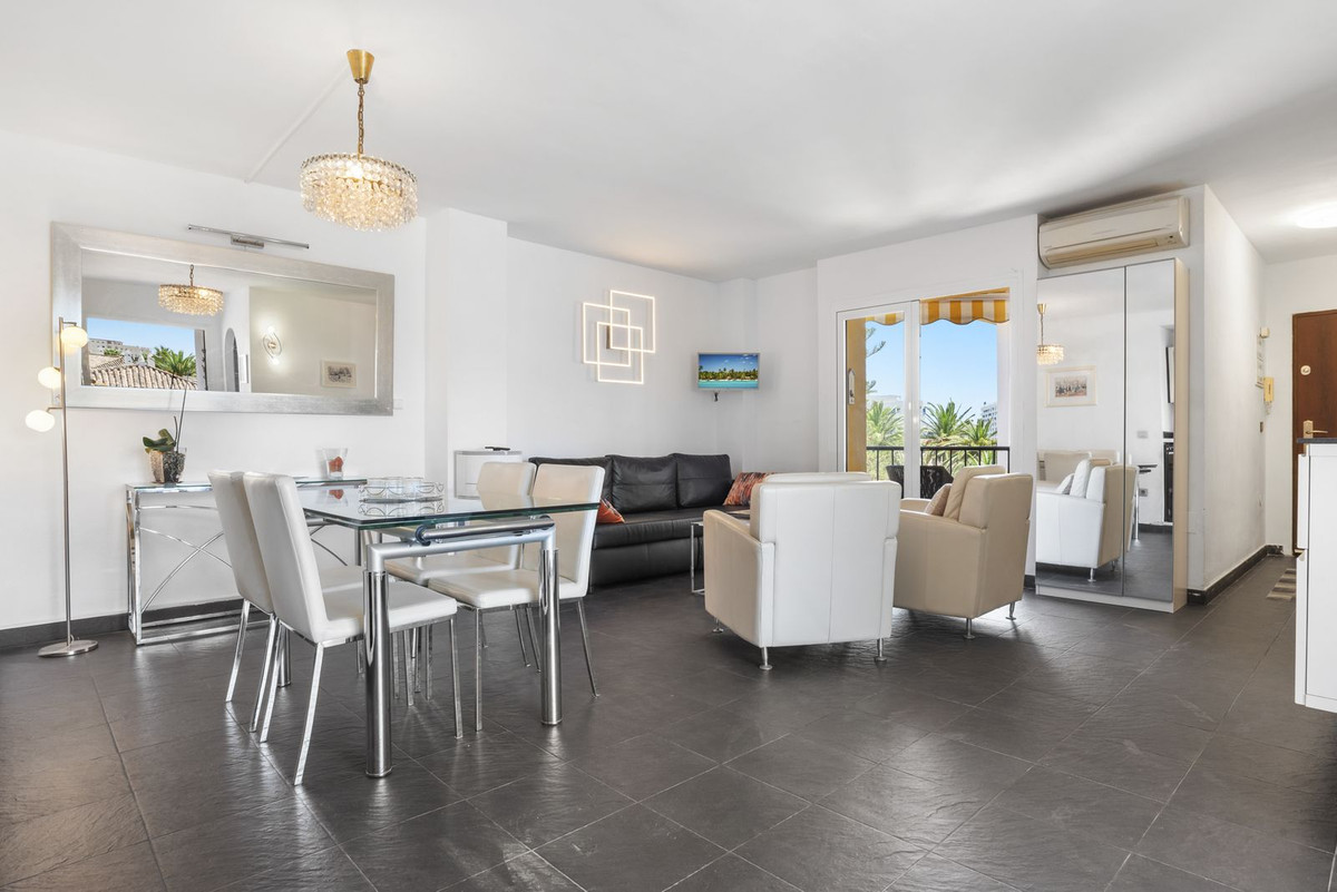 2 Bed Apartment for sale in Fuengirola Costa Del Sol, Málaga, Spain