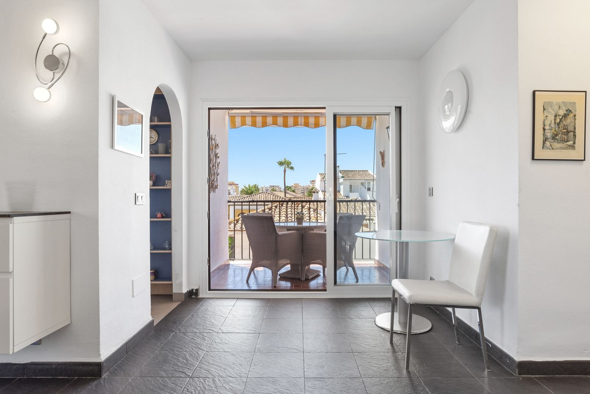 2 Bed Apartment for sale in Fuengirola Costa Del Sol, Málaga, Spain
