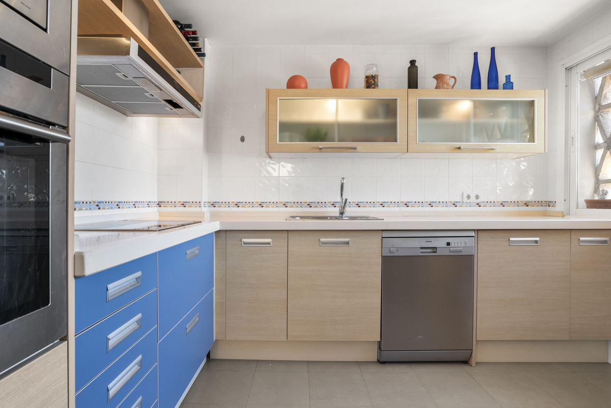 2 Bed Apartment for sale in Fuengirola Costa Del Sol, Málaga, Spain