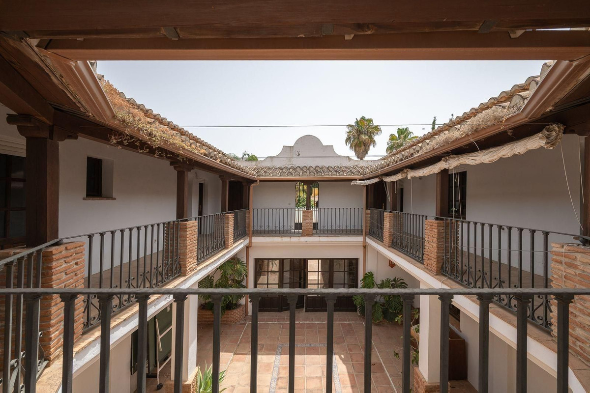 6 Bed Townhouse for sale in Alhaurín El Grande Costa Del Sol, Málaga, Spain