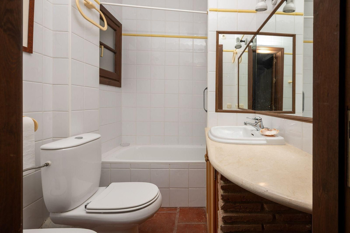 6 Bed Townhouse for sale in Alhaurín El Grande Costa Del Sol, Málaga, Spain