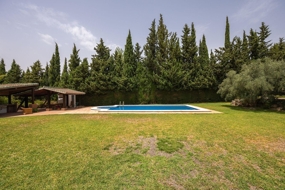 6 Bed Townhouse for sale in Alhaurín El Grande Costa Del Sol, Málaga, Spain