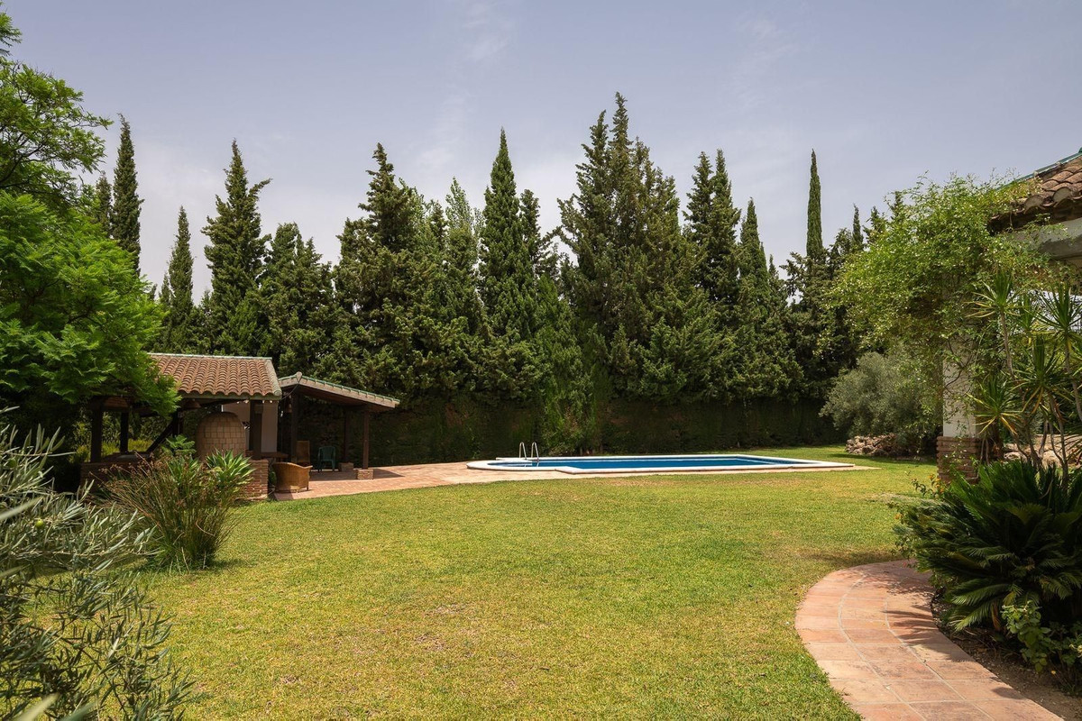 6 Bed Townhouse for sale in Alhaurín El Grande Costa Del Sol, Málaga, Spain