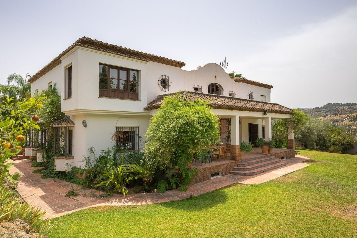 6 Bed Townhouse for sale in Alhaurín El Grande Costa Del Sol, Málaga, Spain