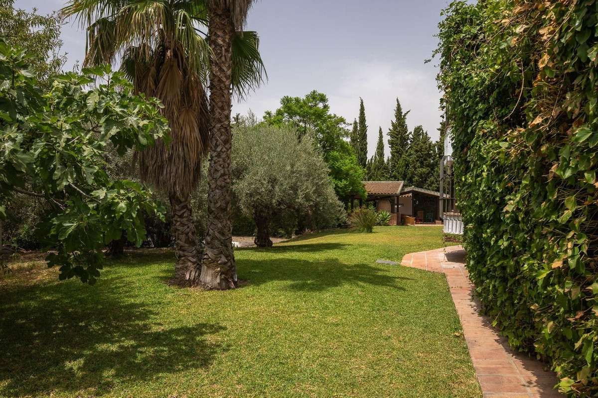 6 Bed Townhouse for sale in Alhaurín El Grande Costa Del Sol, Málaga, Spain