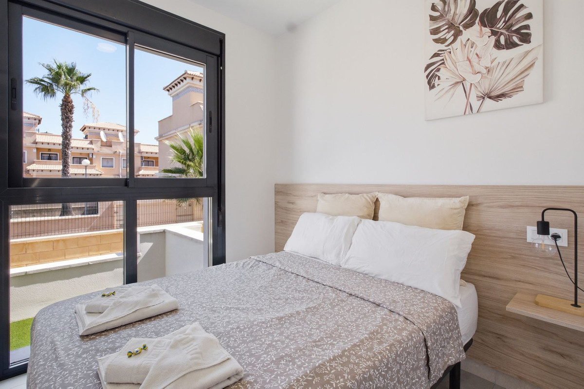 2 Bed Apartment for sale in Villamartin Costa Blanca, Alicante, Spain