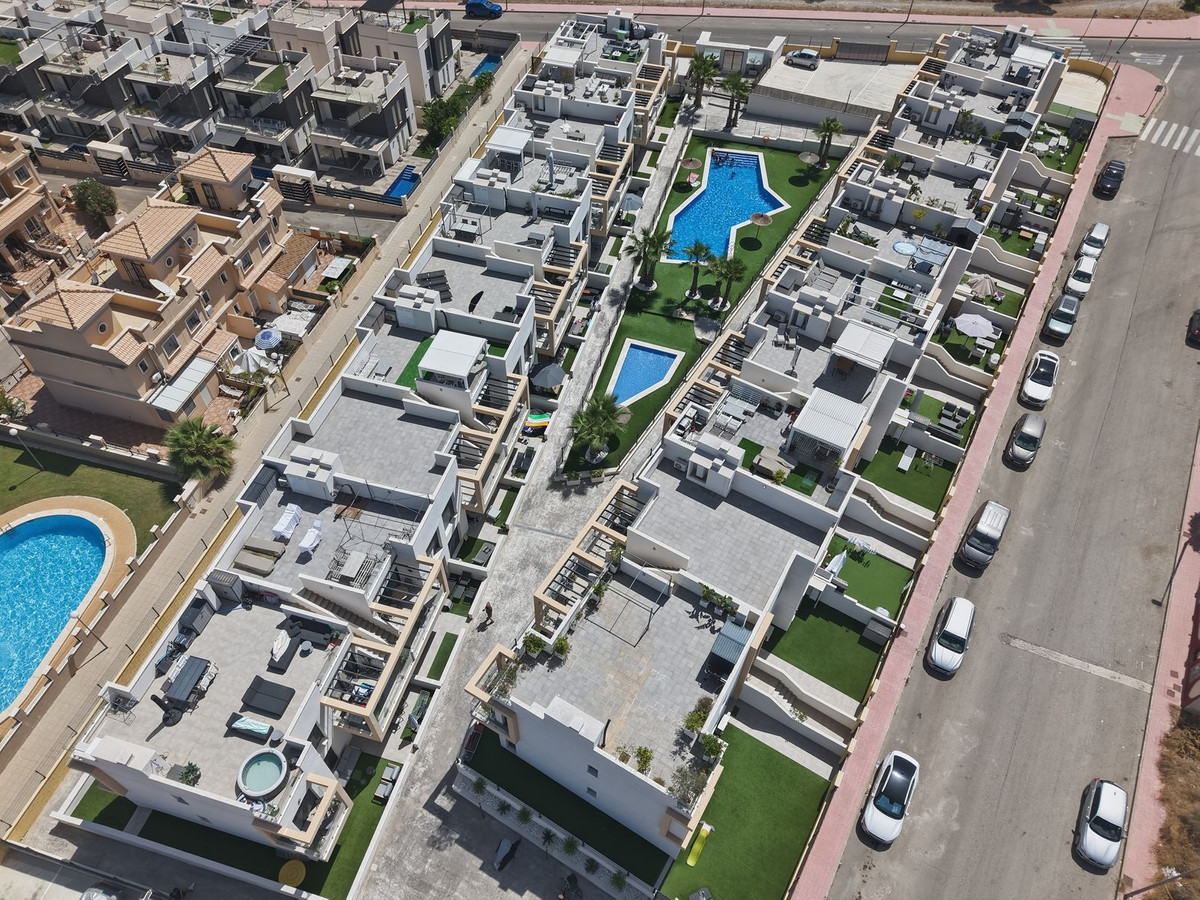 2 Bed Apartment for sale in Villamartin Costa Blanca, Alicante, Spain