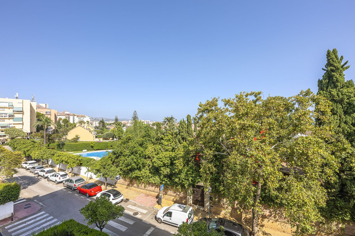 1 Bed Apartment for sale in Marbella Costa Del Sol, Málaga, Spain