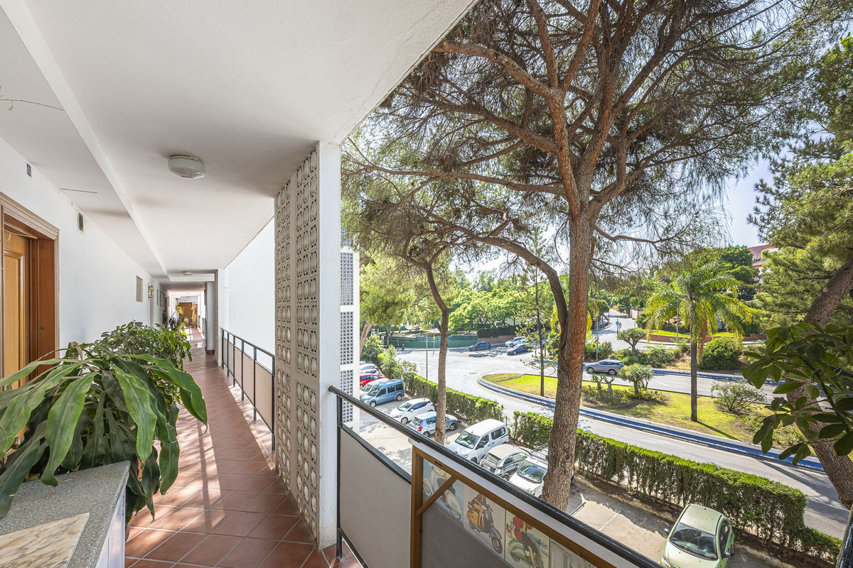 1 Bed Apartment for sale in Marbella Costa Del Sol, Málaga, Spain
