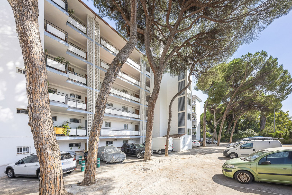 1 Bed Apartment for sale in Marbella Costa Del Sol, Málaga, Spain