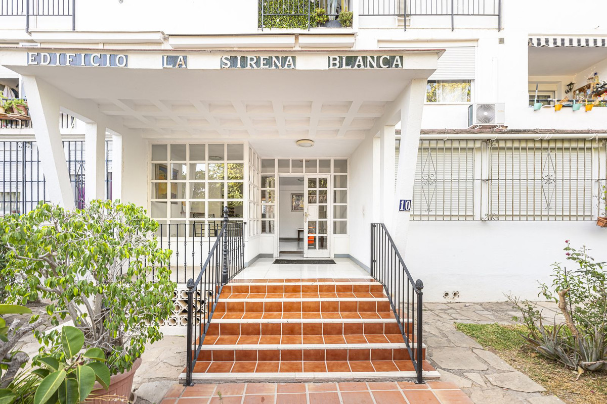 1 Bed Apartment for sale in Marbella Costa Del Sol, Málaga, Spain