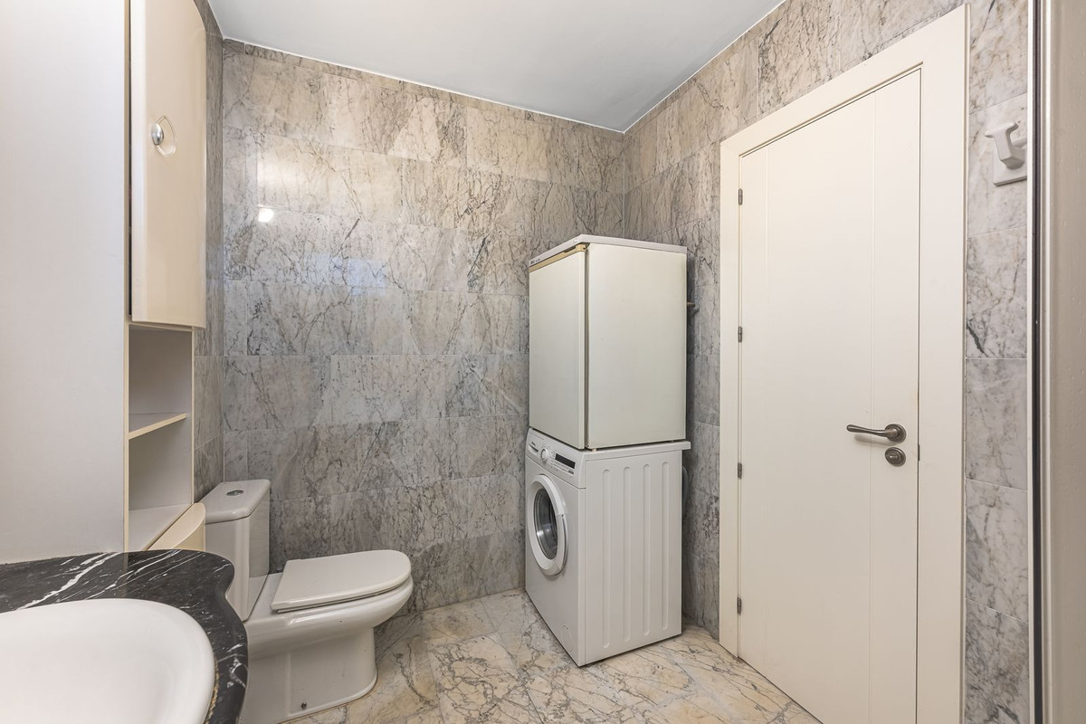 1 Bed Apartment for sale in Marbella Costa Del Sol, Málaga, Spain