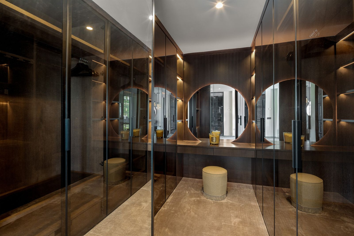 6 Bed Townhouse for sale in Nueva Andalucía Costa Del Sol, Málaga, Spain
