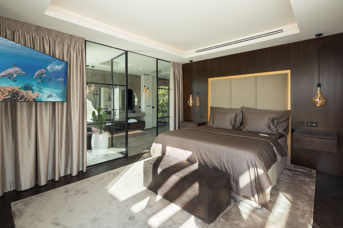 6 Bed Townhouse for sale in Nueva Andalucía Costa Del Sol, Málaga, Spain