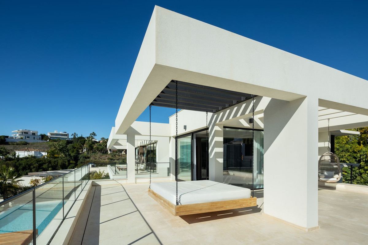 6 Bed Townhouse for sale in Nueva Andalucía Costa Del Sol, Málaga, Spain
