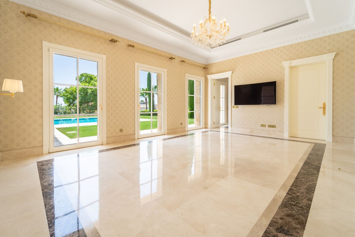 Se vende Villa - Chalet de 10 dormitorios en Costa Del Sol, Málaga, España
