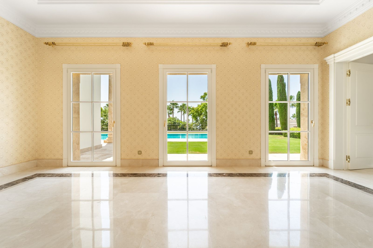 Se vende Villa - Chalet de 10 dormitorios en Costa Del Sol, Málaga, España