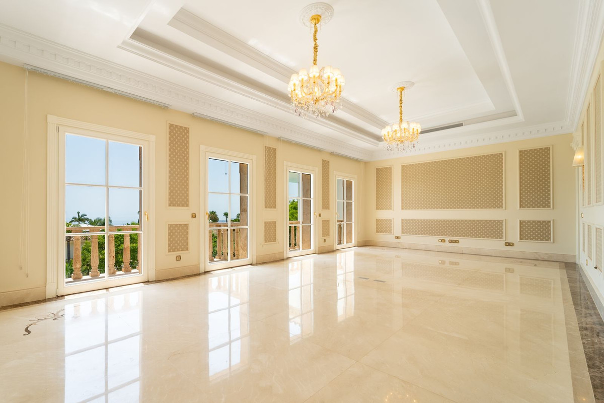 Se vende Villa - Chalet de 10 dormitorios en Costa Del Sol, Málaga, España