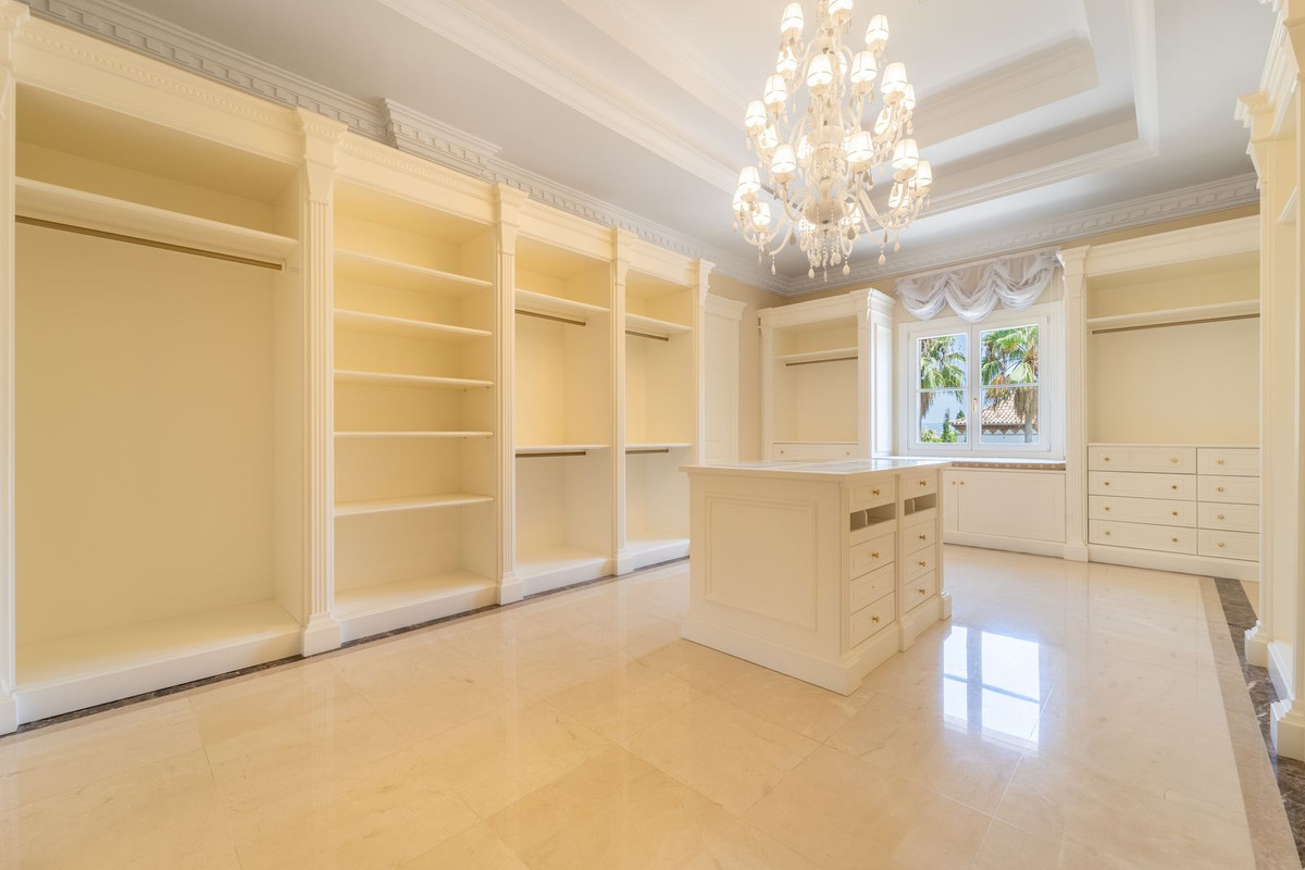 Se vende Villa - Chalet de 10 dormitorios en Costa Del Sol, Málaga, España
