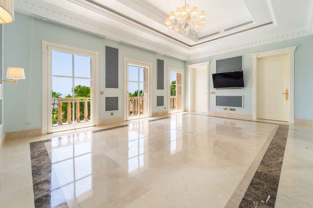 Se vende Villa - Chalet de 10 dormitorios en Costa Del Sol, Málaga, España
