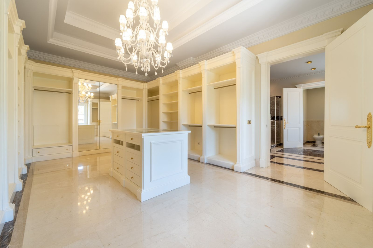 Se vende Villa - Chalet de 10 dormitorios en Costa Del Sol, Málaga, España