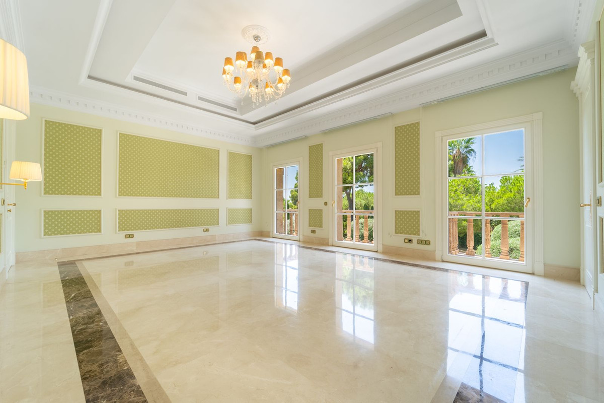 Se vende Villa - Chalet de 10 dormitorios en Costa Del Sol, Málaga, España