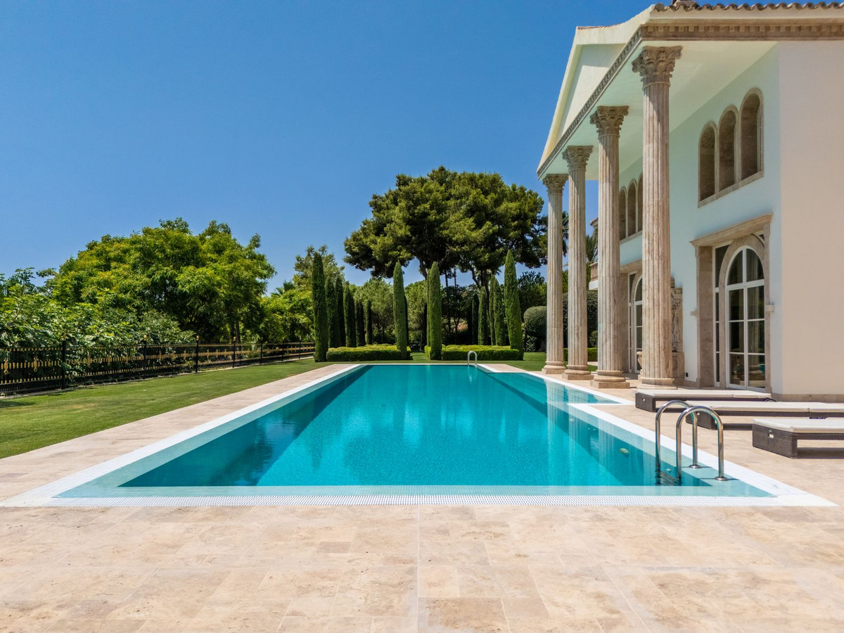 Se vende Villa - Chalet de 10 dormitorios en Costa Del Sol, Málaga, España