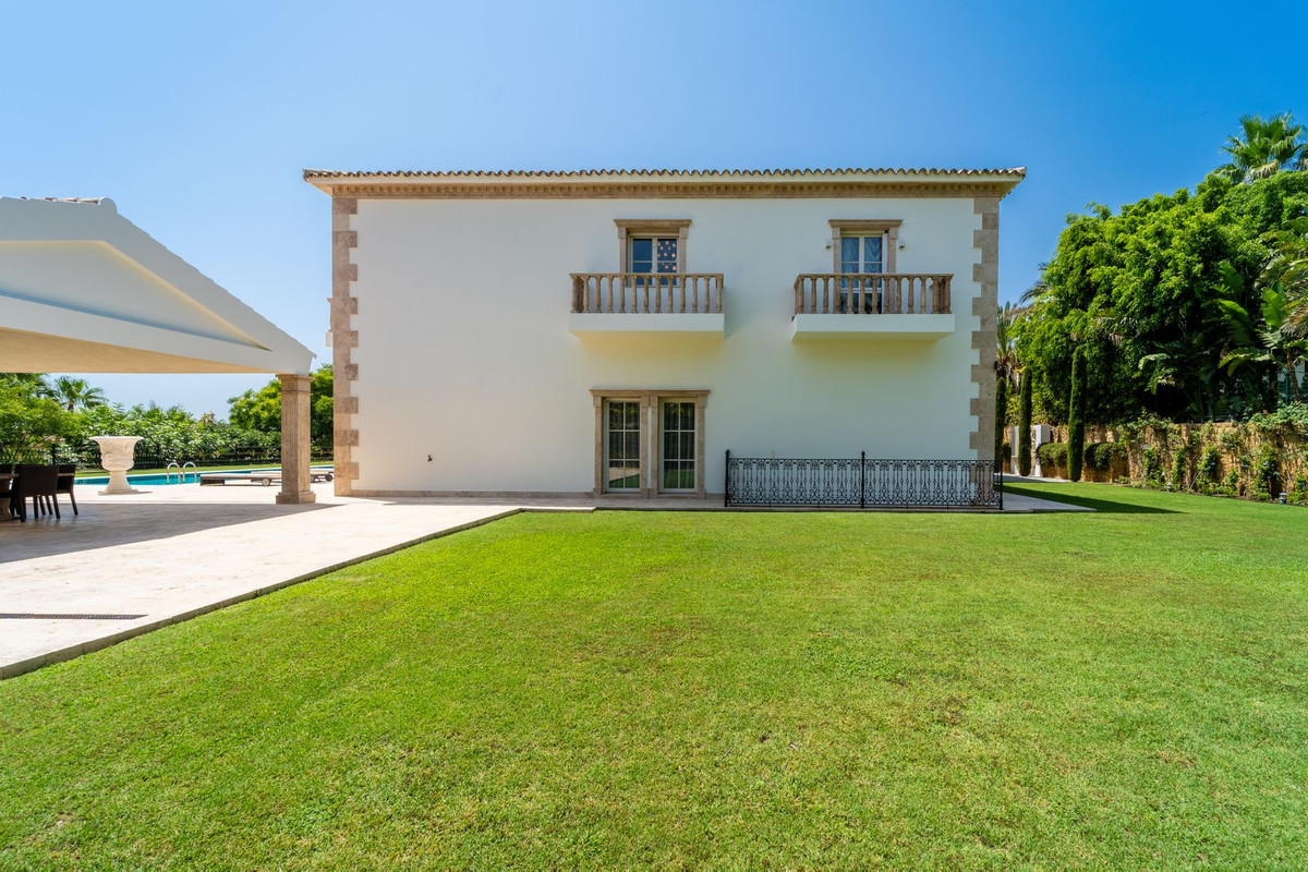 Se vende Villa - Chalet de 10 dormitorios en Costa Del Sol, Málaga, España