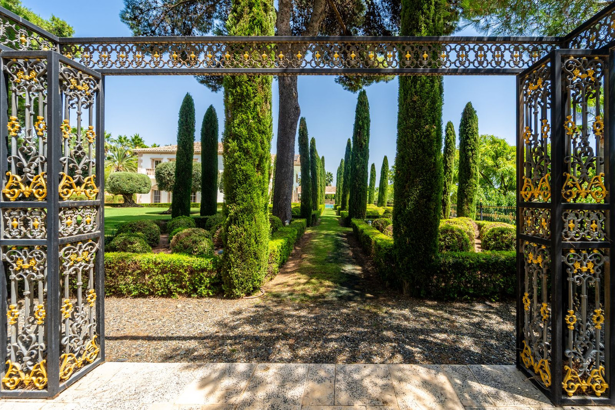 Se vende Villa - Chalet de 10 dormitorios en Costa Del Sol, Málaga, España
