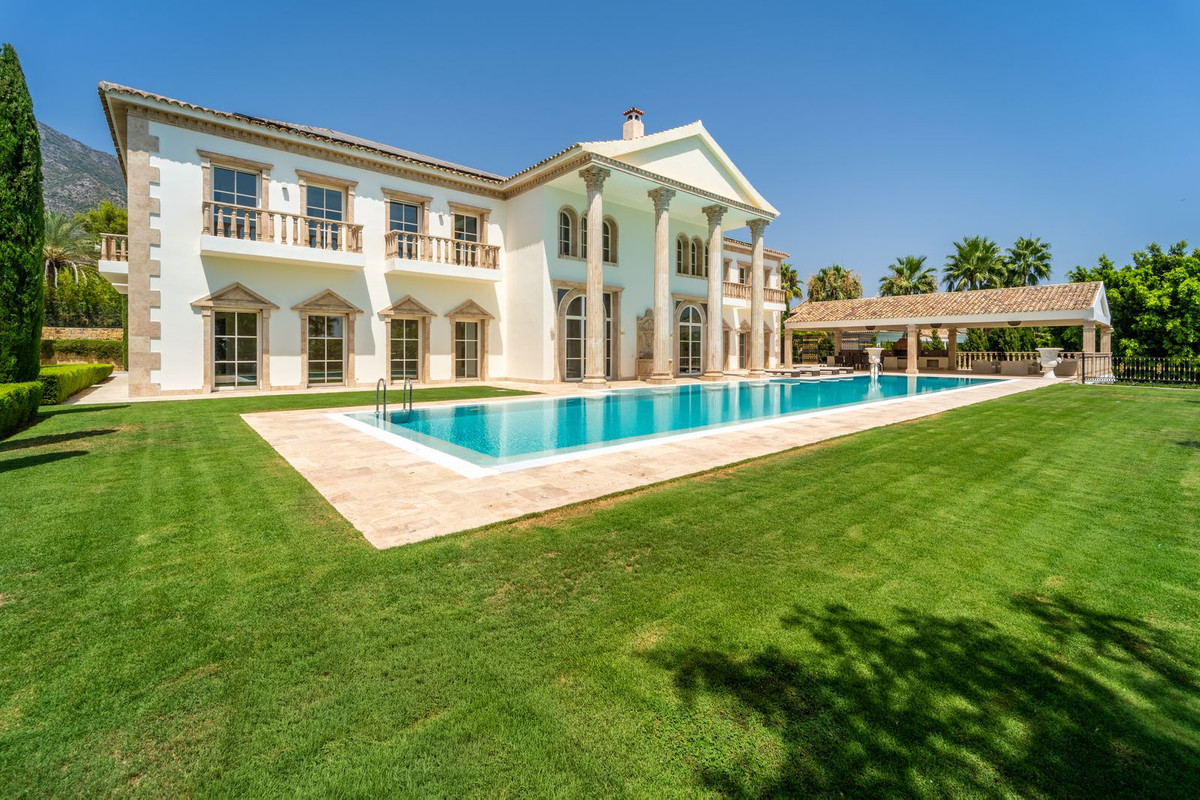 Se vende Villa - Chalet de 10 dormitorios en Costa Del Sol, Málaga, España