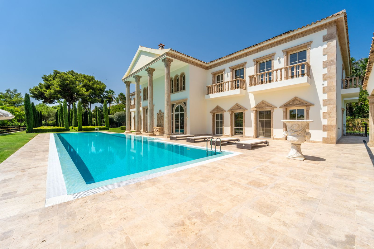 Se vende Villa - Chalet de 10 dormitorios en Costa Del Sol, Málaga, España