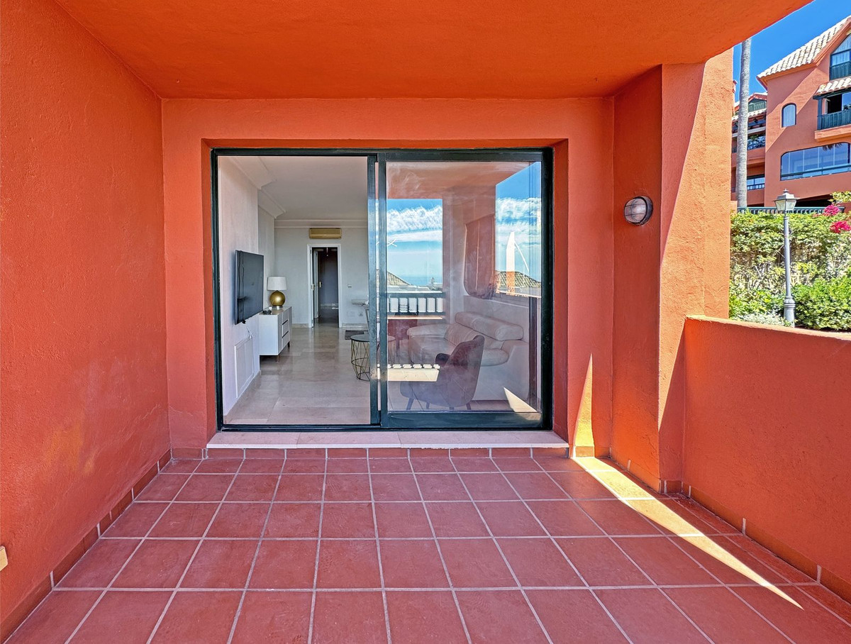 Se vende Apartamento Planta Media de 2 dormitorios en Costa Del Sol, Málaga, España