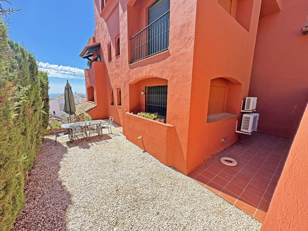 Se vende Apartamento Planta Media de 2 dormitorios en Costa Del Sol, Málaga, España